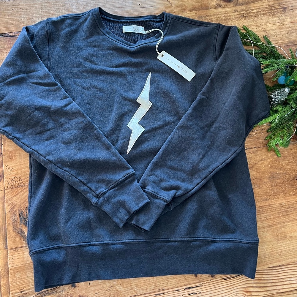 NWT Imogene & Willie the “bolt” sweatshirt in black. Sz large